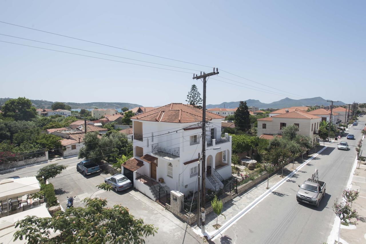 ميثوني Hotel Finikas المظهر الخارجي الصورة